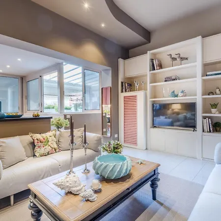 Gemma Imperiale 3 Bedrooms With Terrace In Виареджо